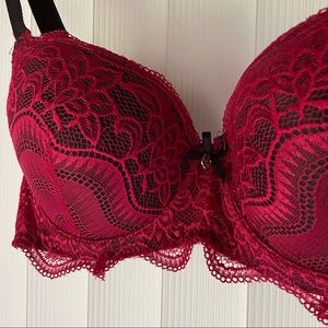 38C Daisy Fuentes padded push up bra like new